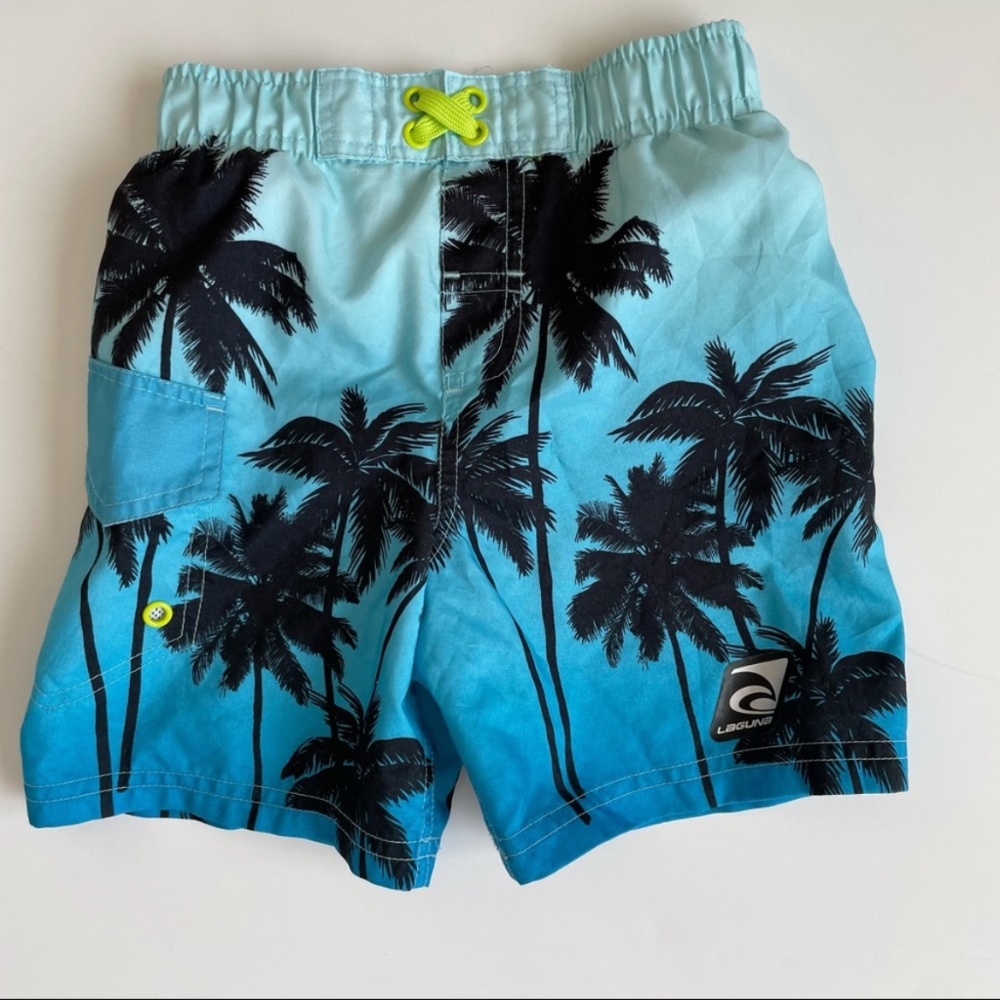 Laguna Rash Guard & Swim Trunks Set 🌊 - Picture 7 of 10
